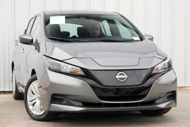 Nissan Leaf 2025 — photo 2