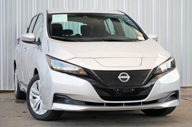 Nissan Leaf 2025 — photo 2