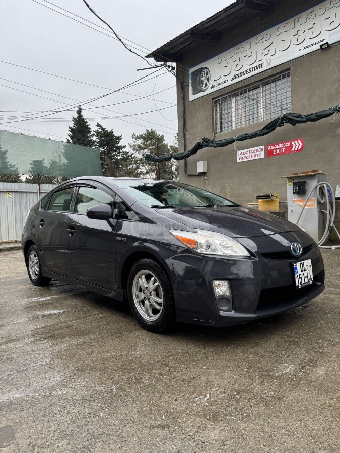 Toyota Prius 2011 — photo 2