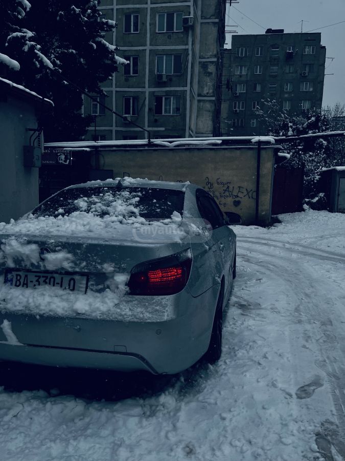BMW 530 2004 — photo 2