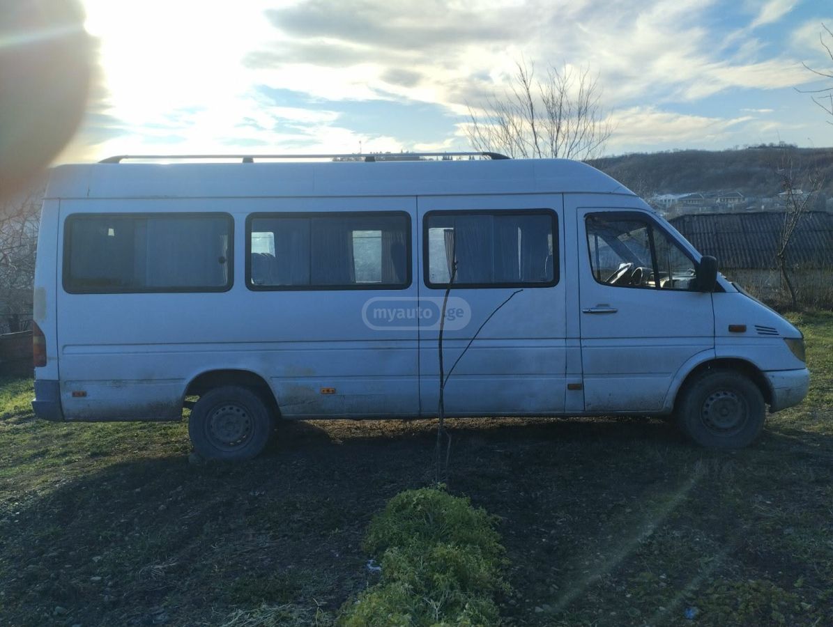 Mercedes-Benz Sprinter 2001 — photo 2