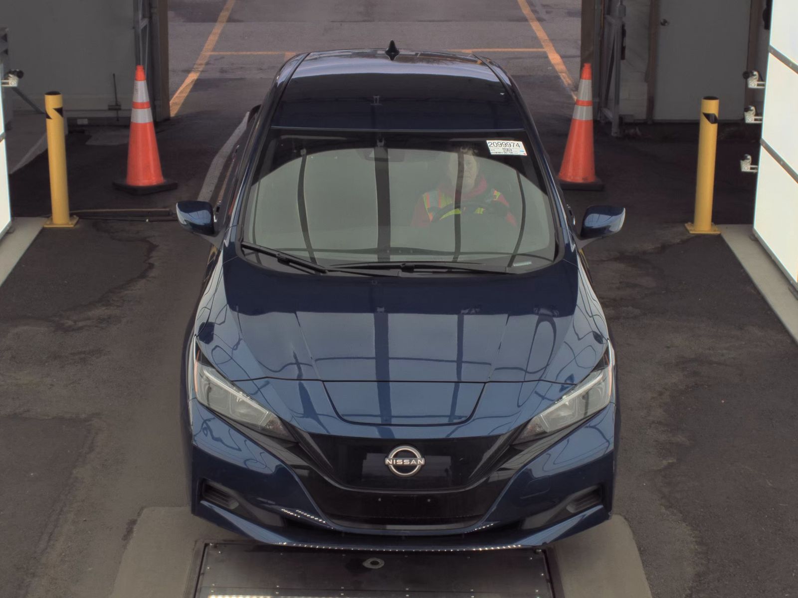 Nissan Leaf 2023 — photo 2