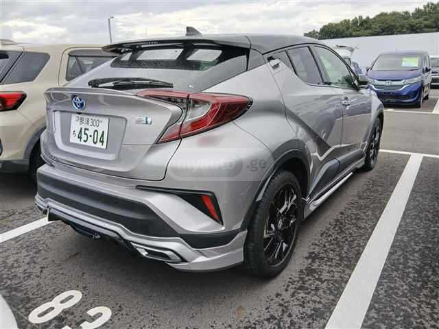 Toyota C-HR 2019 — photo 2