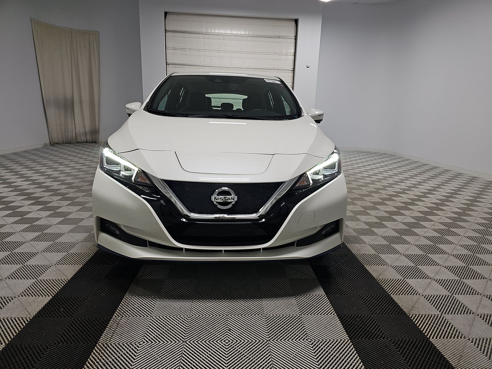 Nissan Leaf 2020 — photo 2