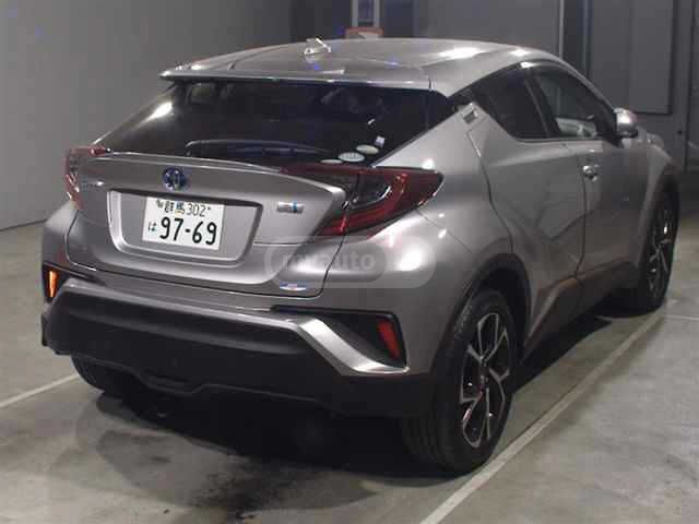 Toyota C-HR 2018 — photo 2