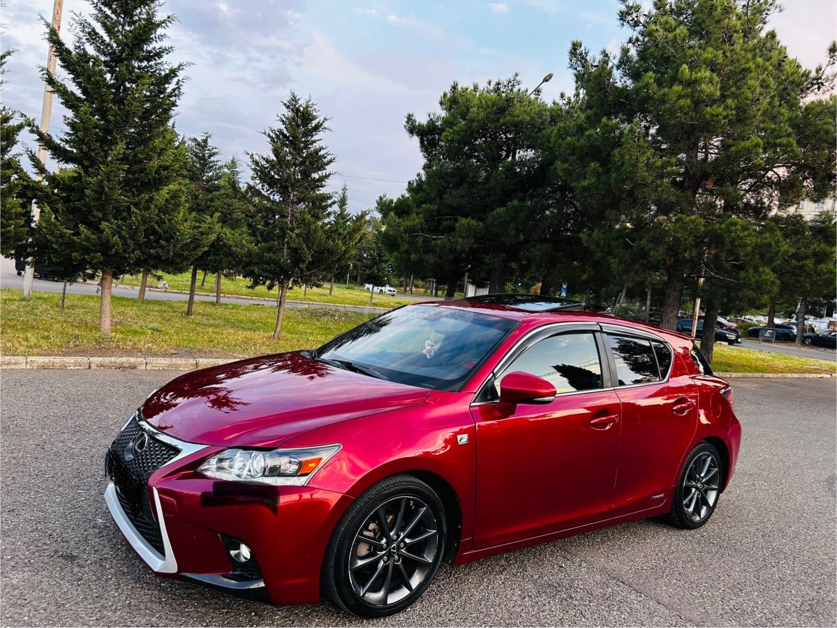 Lexus CT 200 h 2013 — photo 2