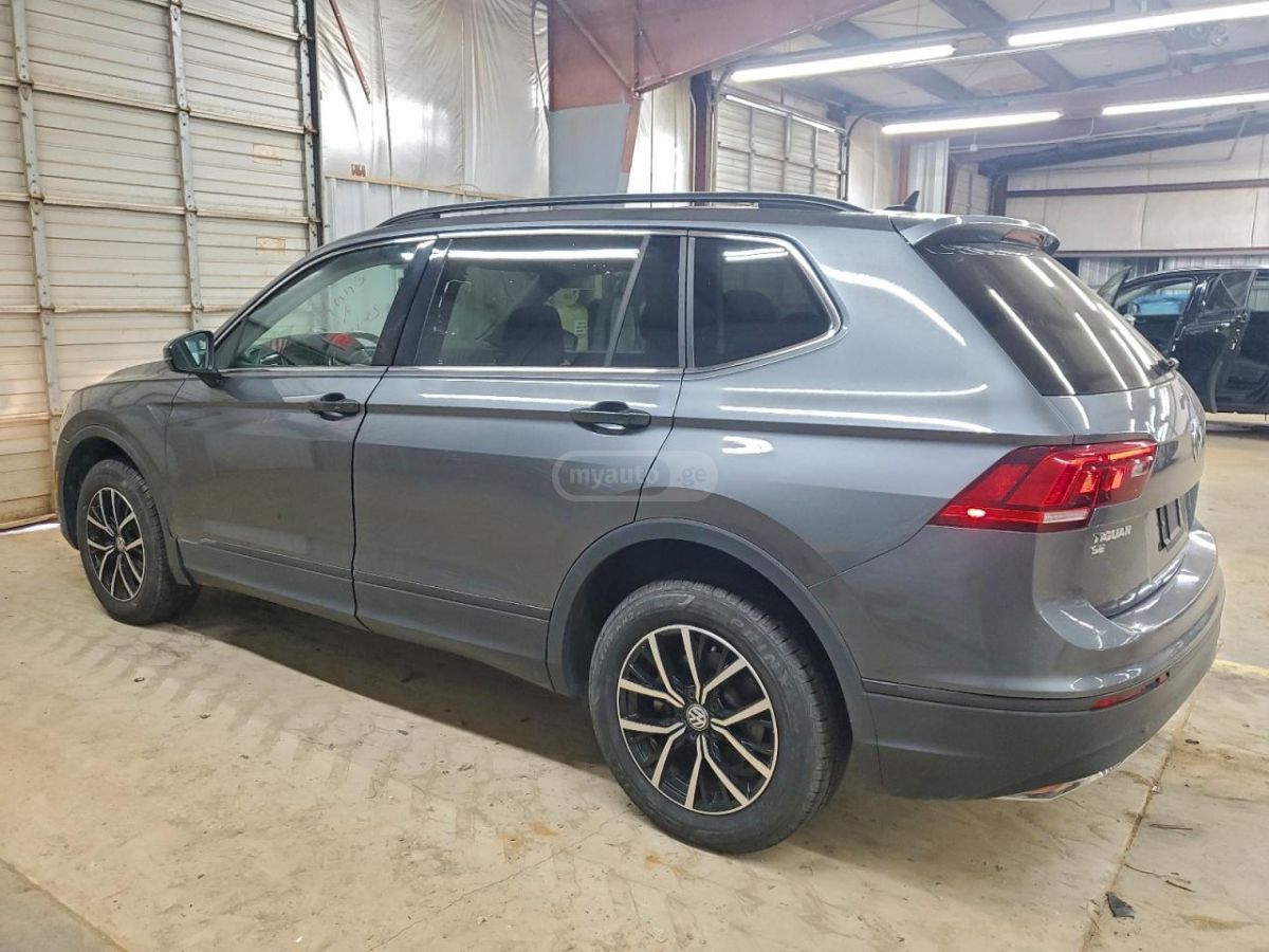 Volkswagen Tiguan 2019 — photo 2