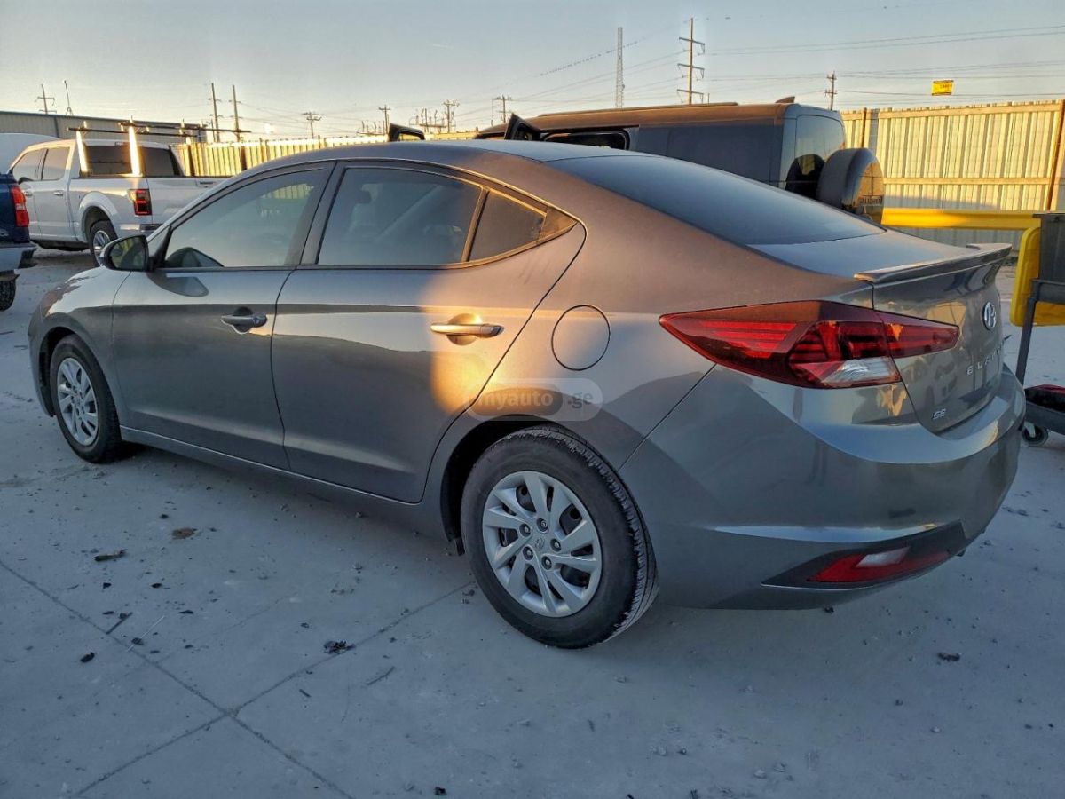 Hyundai Elantra 2020 — photo 2