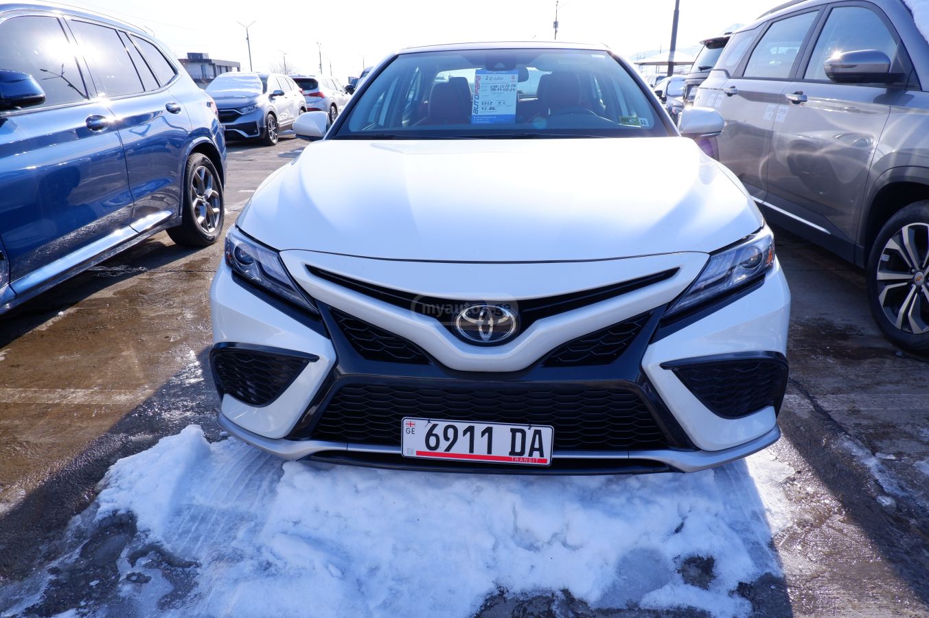 Toyota Camry 2022 — photo 2