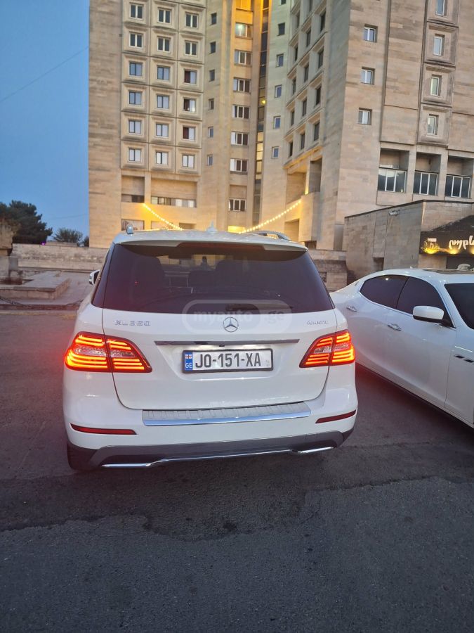 Mercedes-Benz ML 350 2012 — photo 2