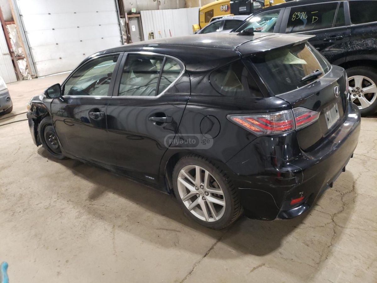Lexus CT 200 h 2015 — photo 2