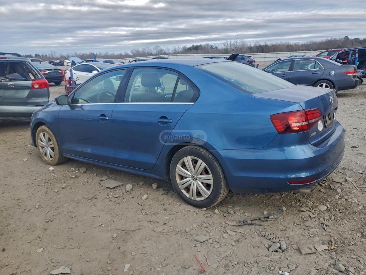 Volkswagen Jetta 2017 — photo 2