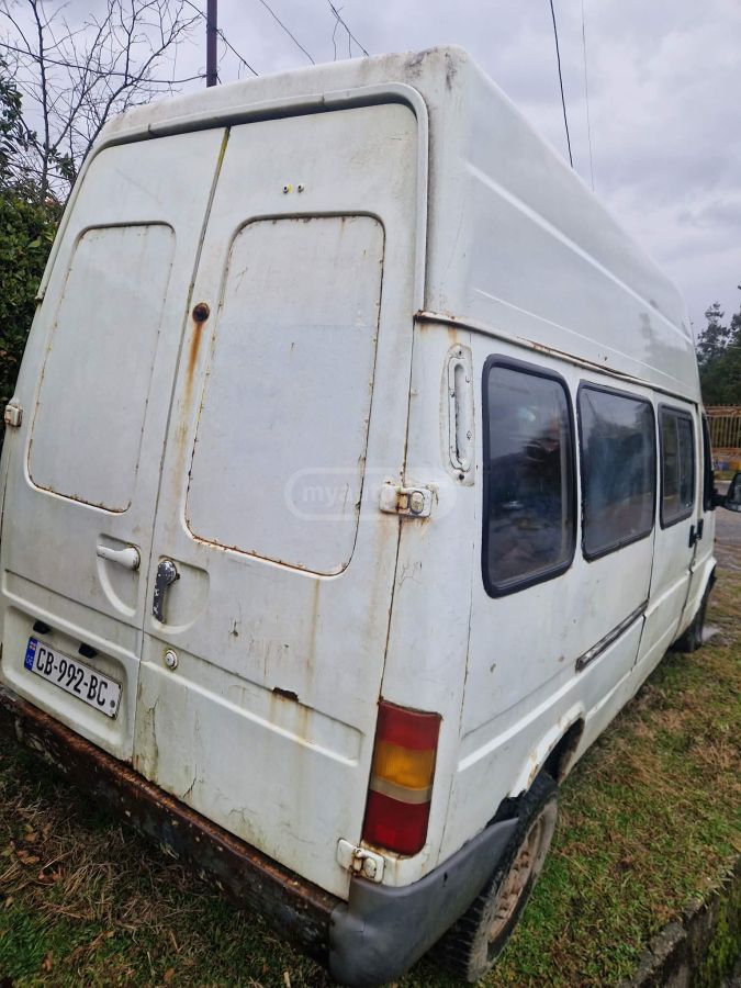 Ford Transit 1997 — photo 2
