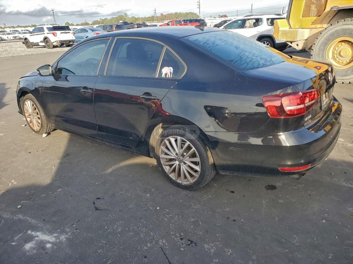 Volkswagen Jetta 2016 — photo 2