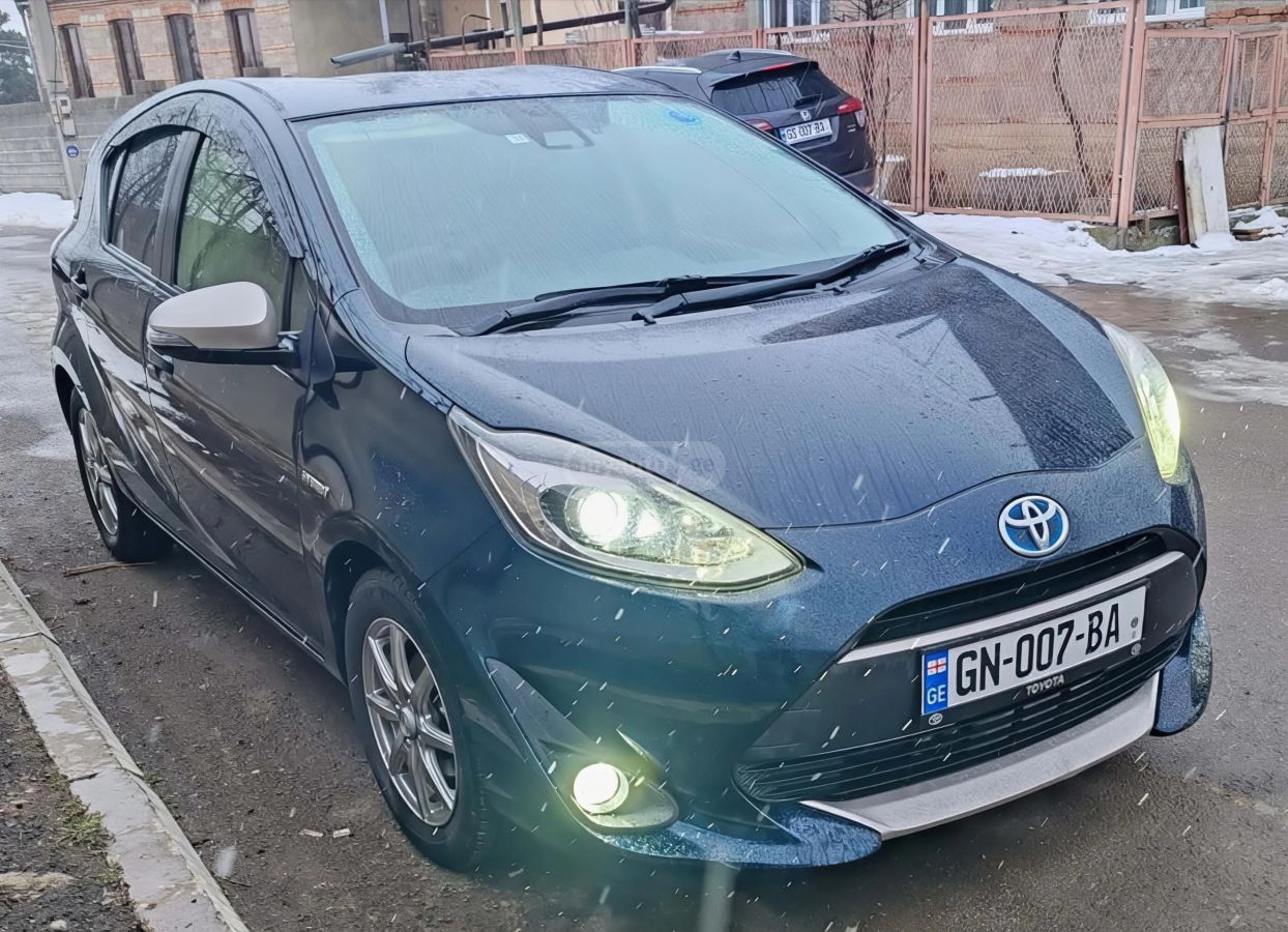 Toyota Aqua 2017 — photo 2