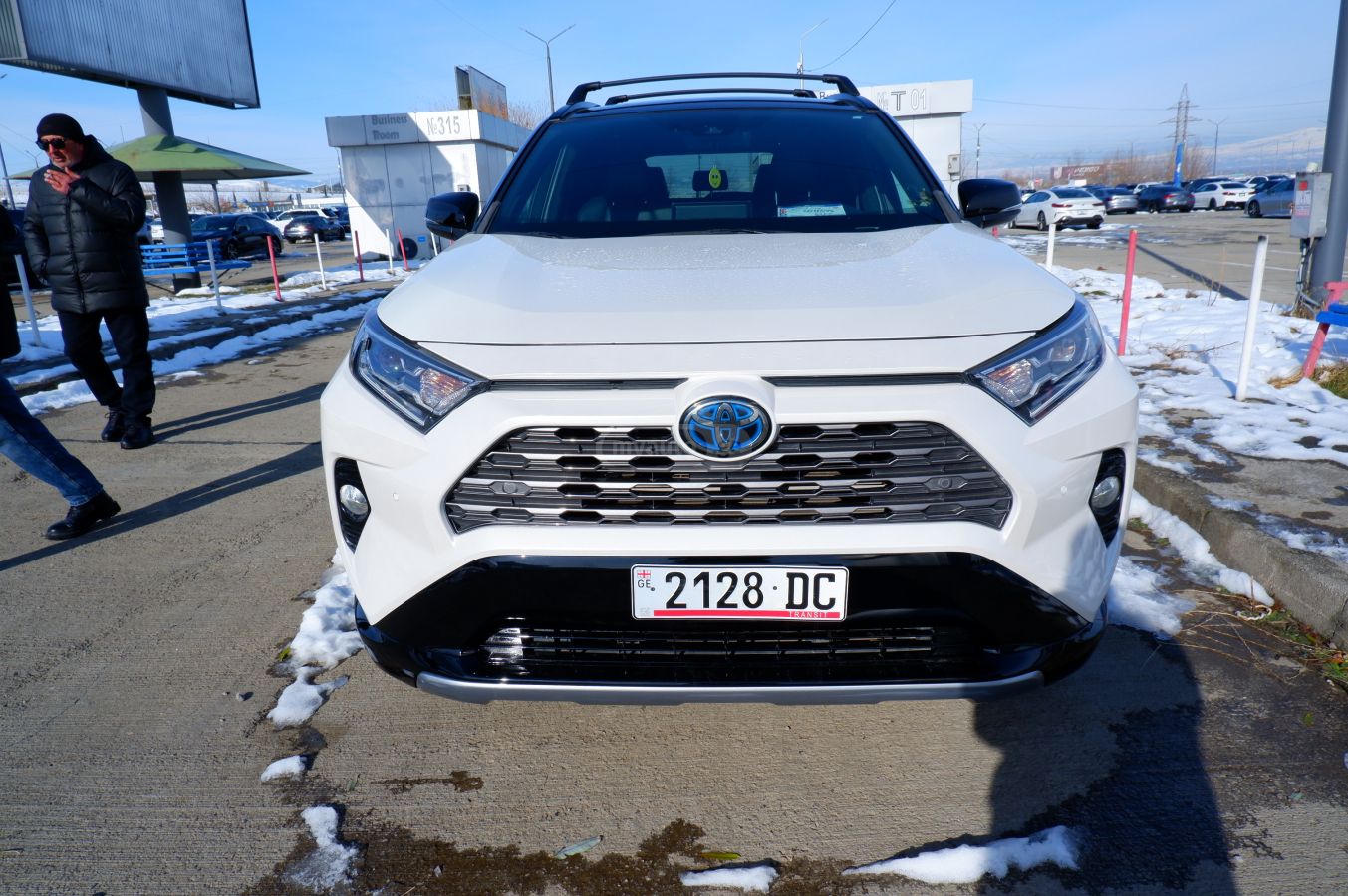 Toyota RAV4 2021 — photo 2