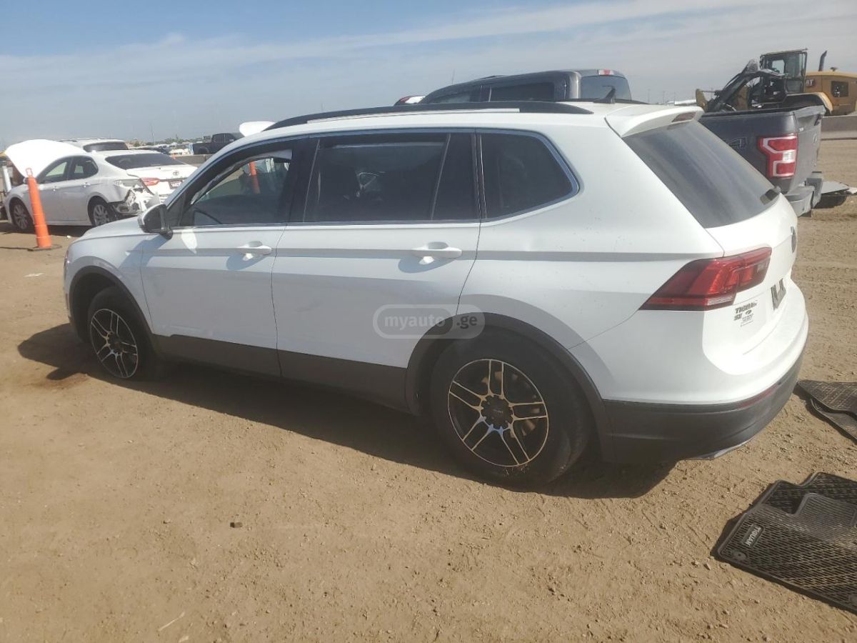 Volkswagen Tiguan 2019 — photo 2