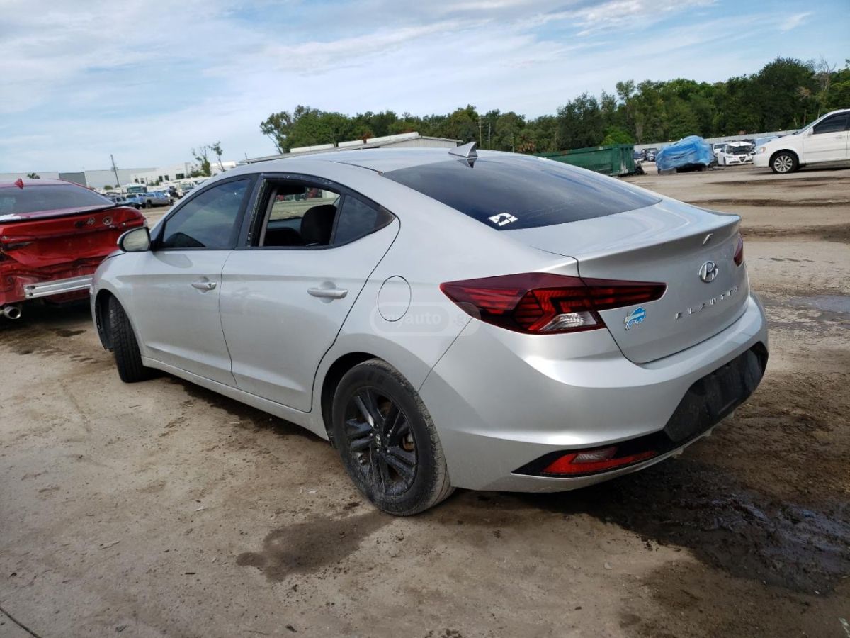 Hyundai Elantra 2019 — photo 2