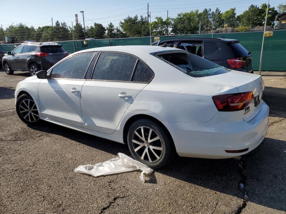 Volkswagen Jetta 2016 — photo 2