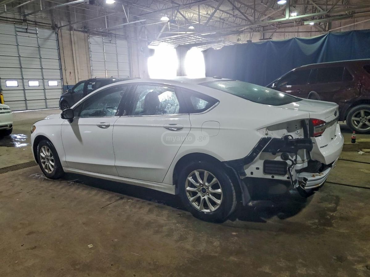 Ford Fusion 2017 — photo 2