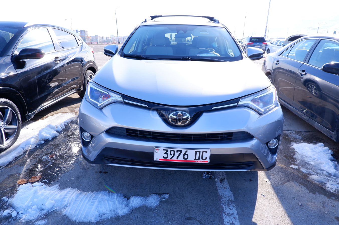 Toyota RAV4 2017 — photo 2