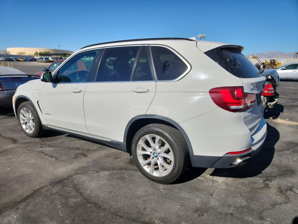 BMW X5 2016 — photo 2