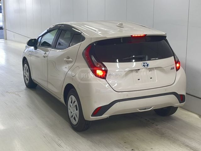 Toyota Aqua 2022 — photo 2