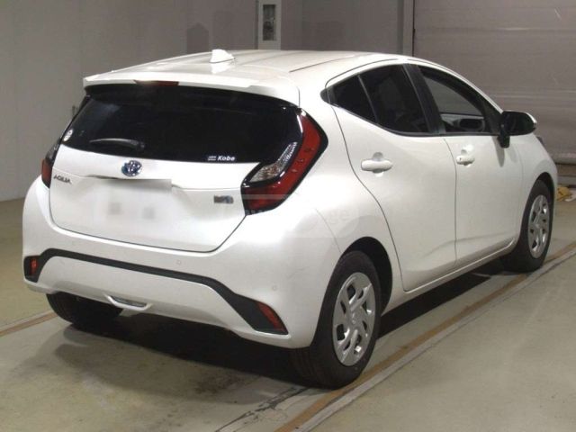 Toyota Aqua 2022 — photo 2