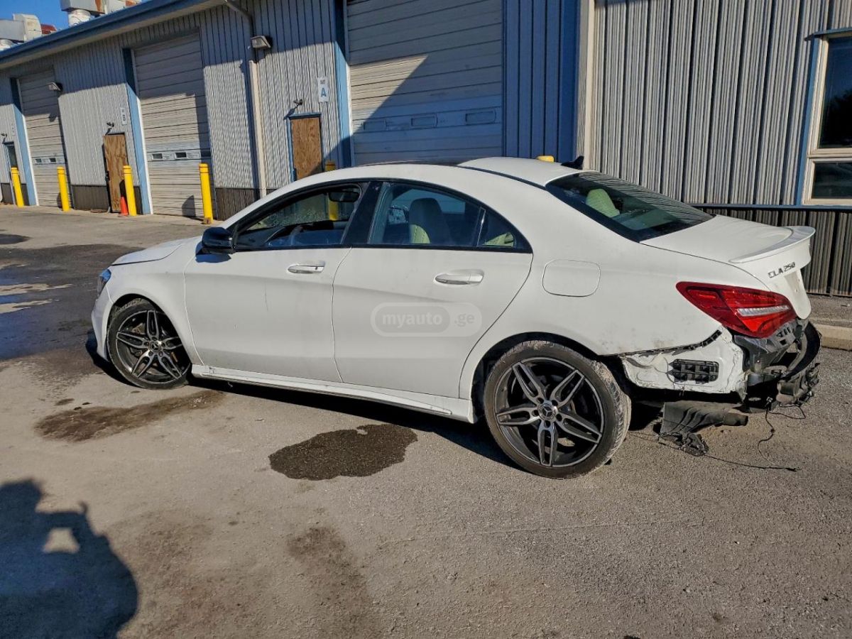 Mercedes-Benz CLA 250 2018 — photo 2