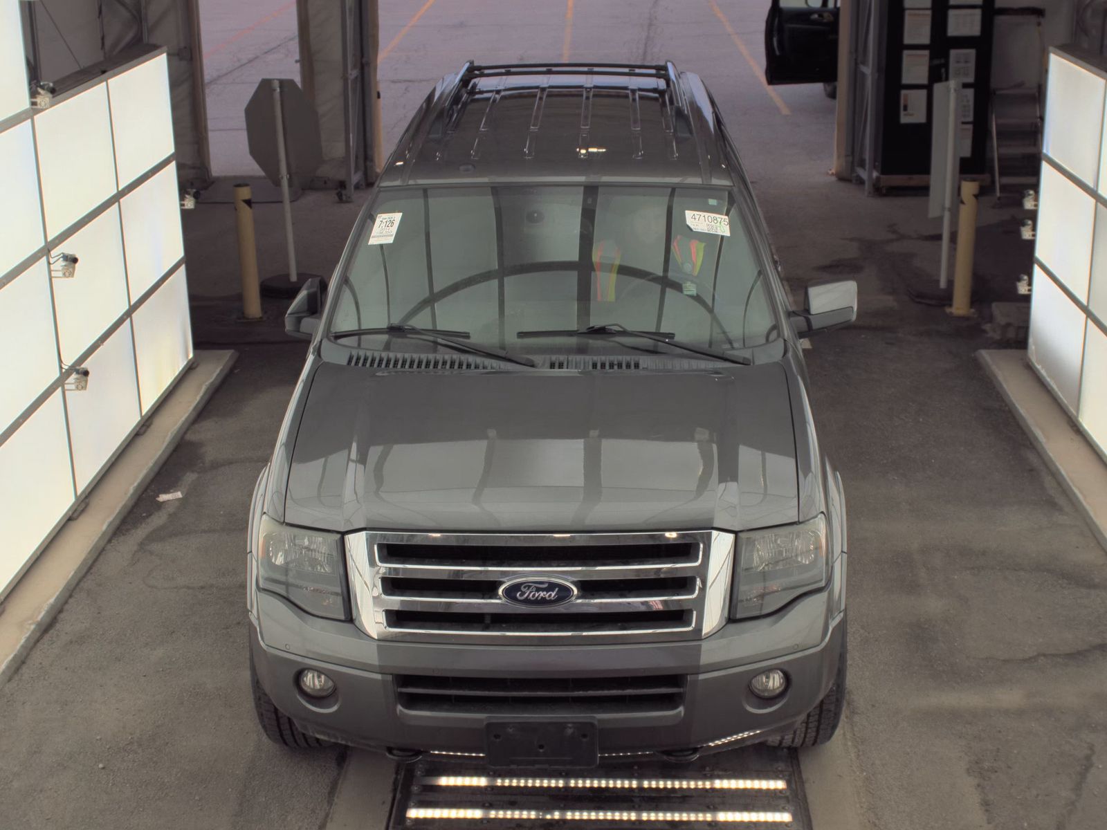 Ford Expedition 2014 — photo 2