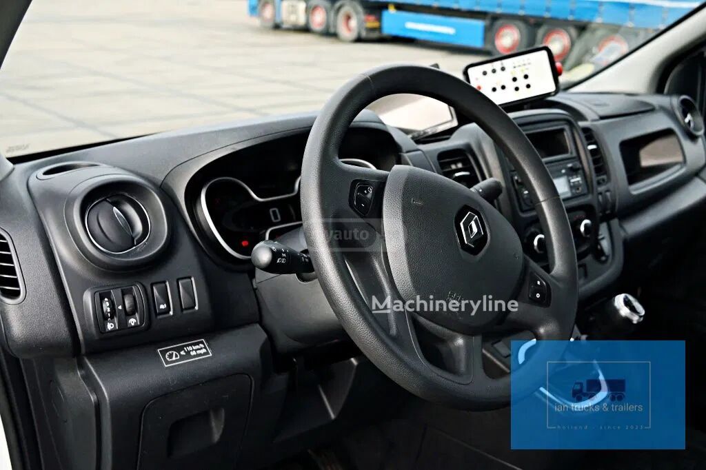 Renault Trafic 2022 — photo 2