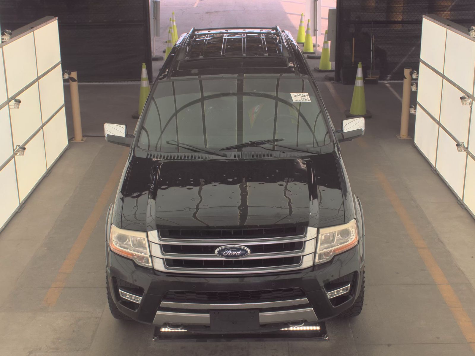 Ford Expedition 2016 — photo 2