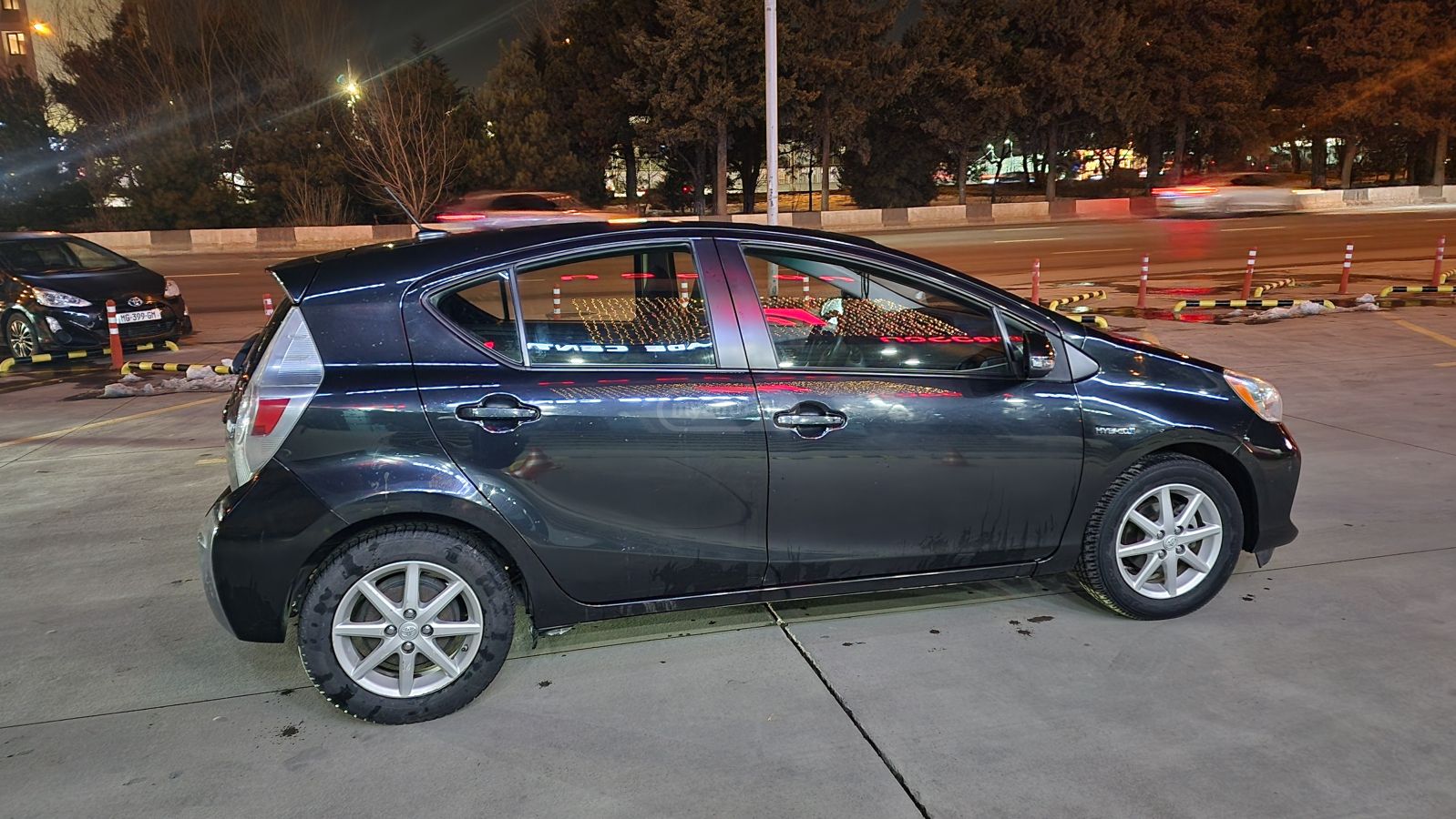 Toyota Prius C 2013 — photo 2