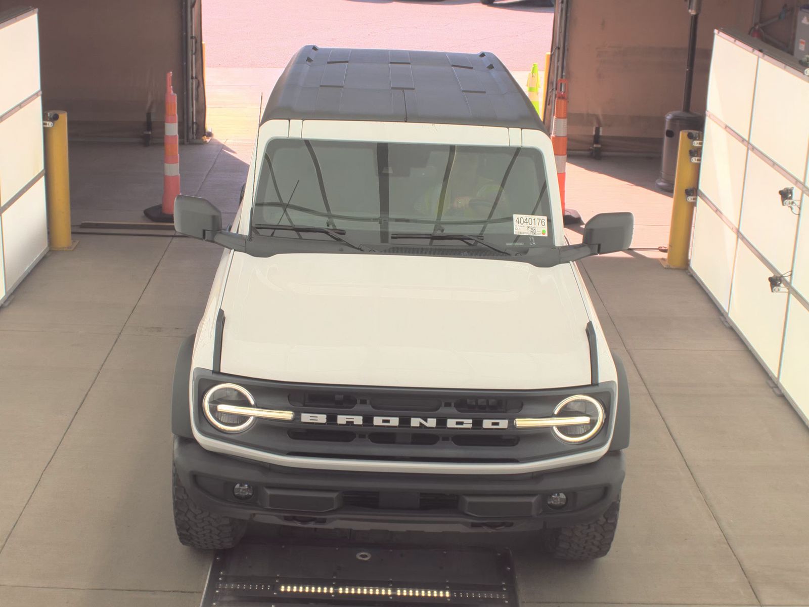 Ford Bronco 2022 — photo 2