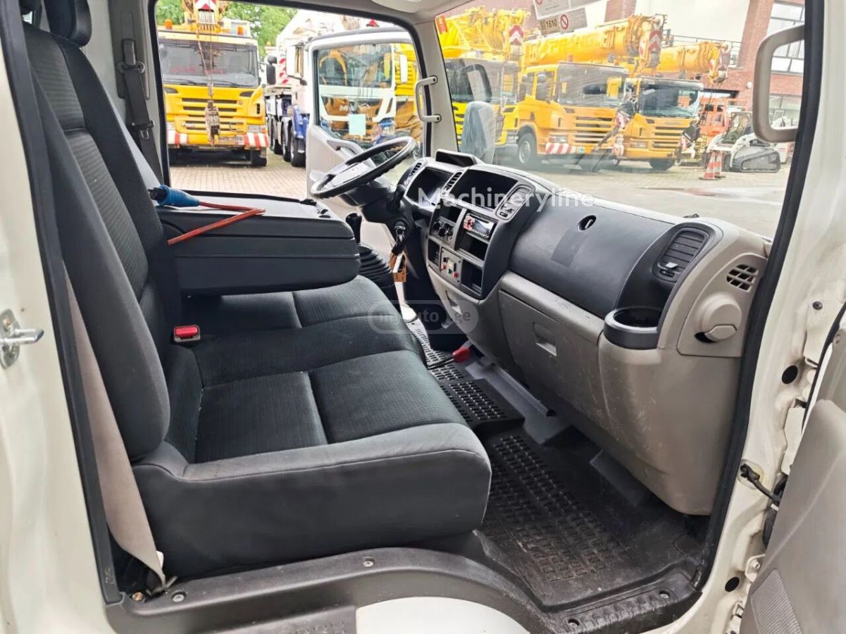 Nissan Cabstar 2016 — photo 2
