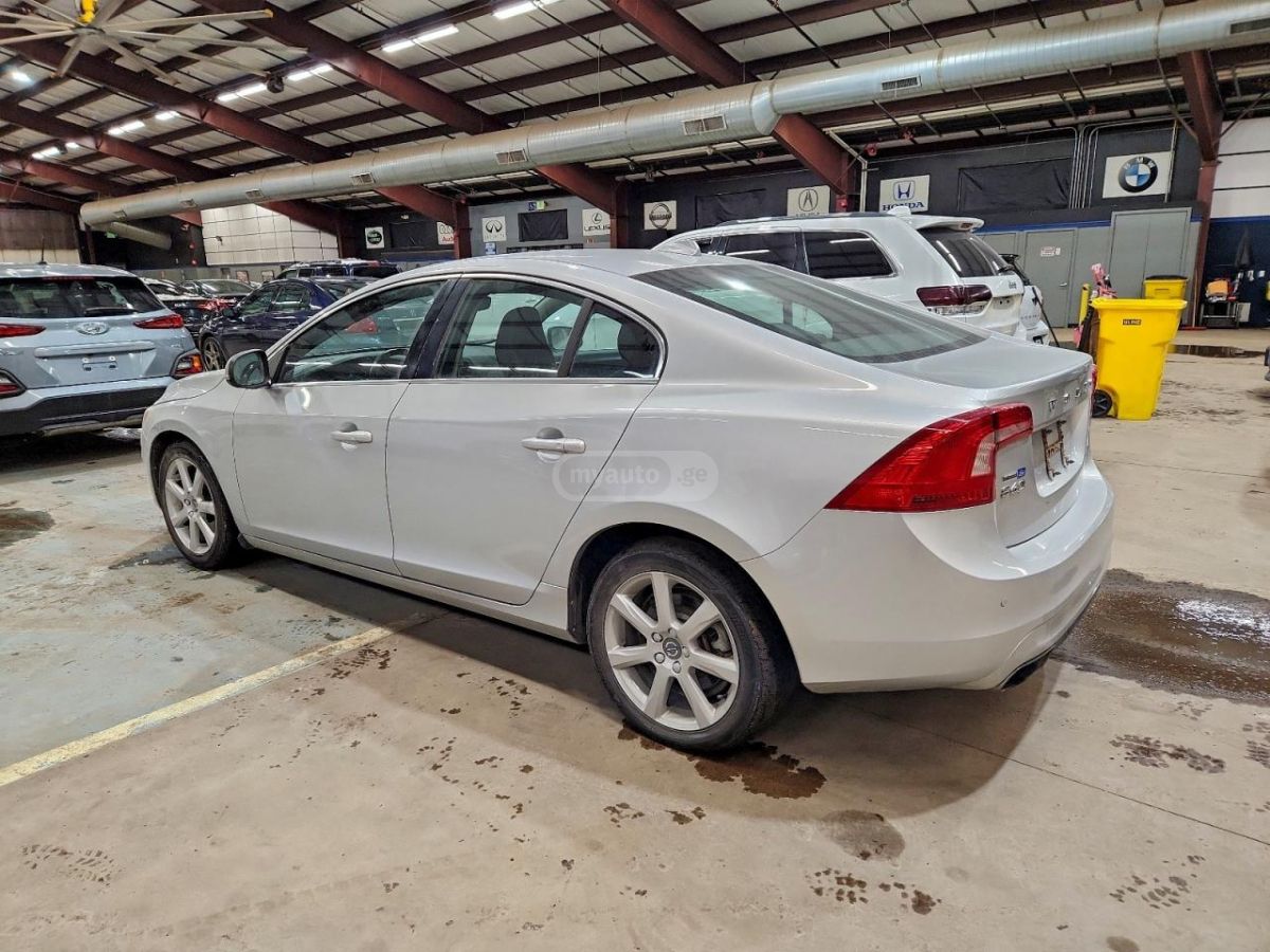 Volvo S60 2016 — photo 2