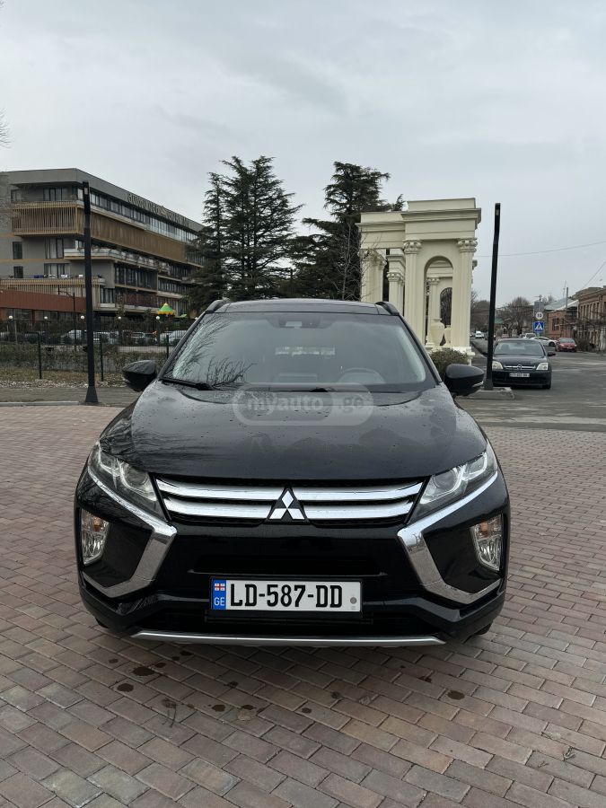 Mitsubishi Eclipse 2018 — photo 2