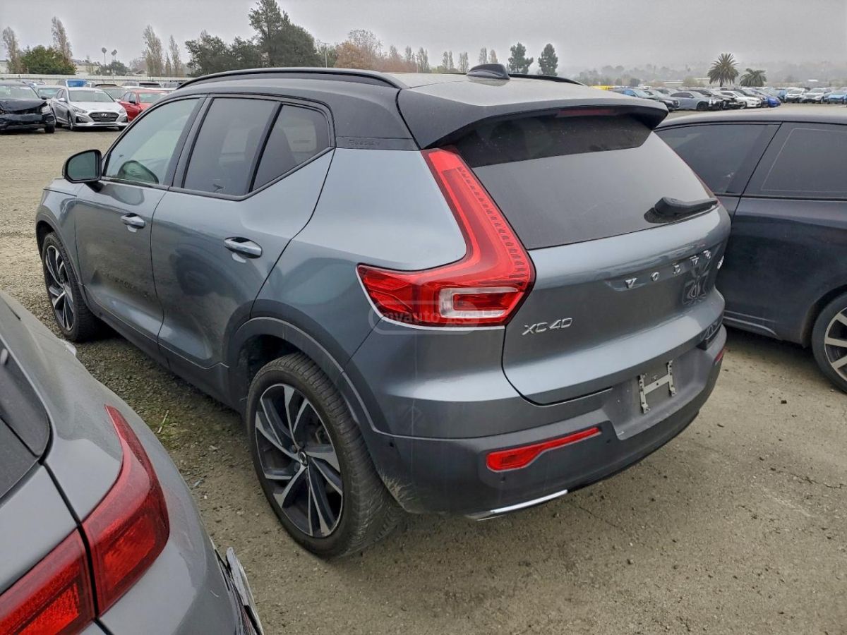 Volvo XC40 2019 — photo 2