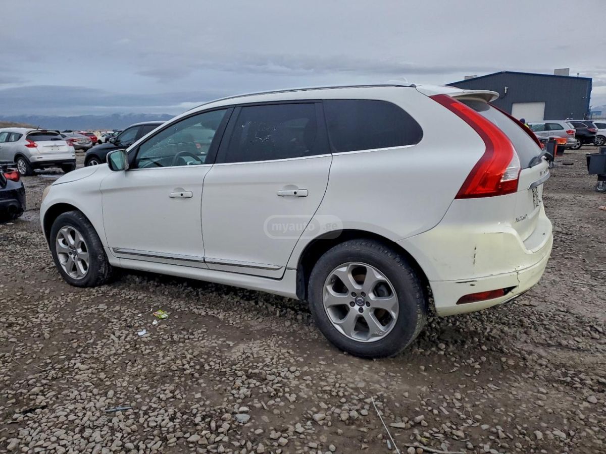 Volvo XC60 2016 — photo 2