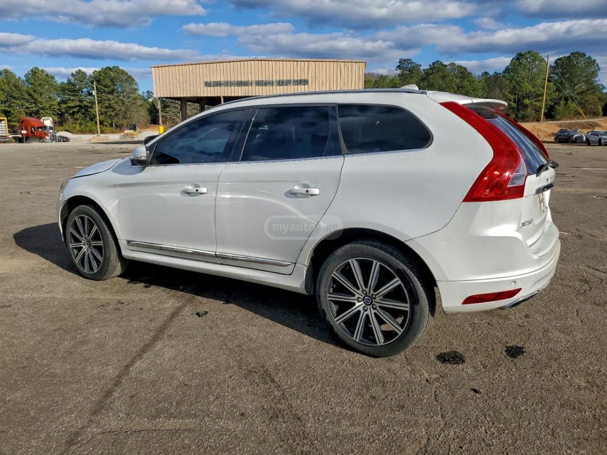 Volvo XC60 2015 — photo 2