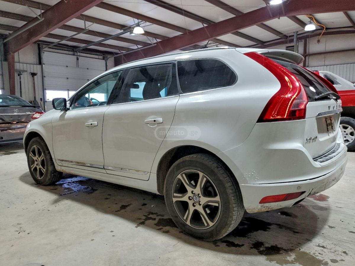 Volvo XC60 2015 — photo 2