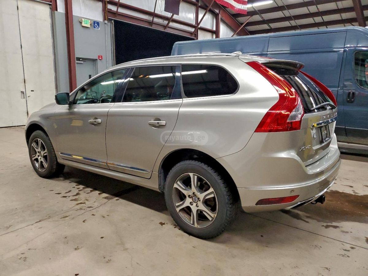 Volvo XC60 2015 — photo 2