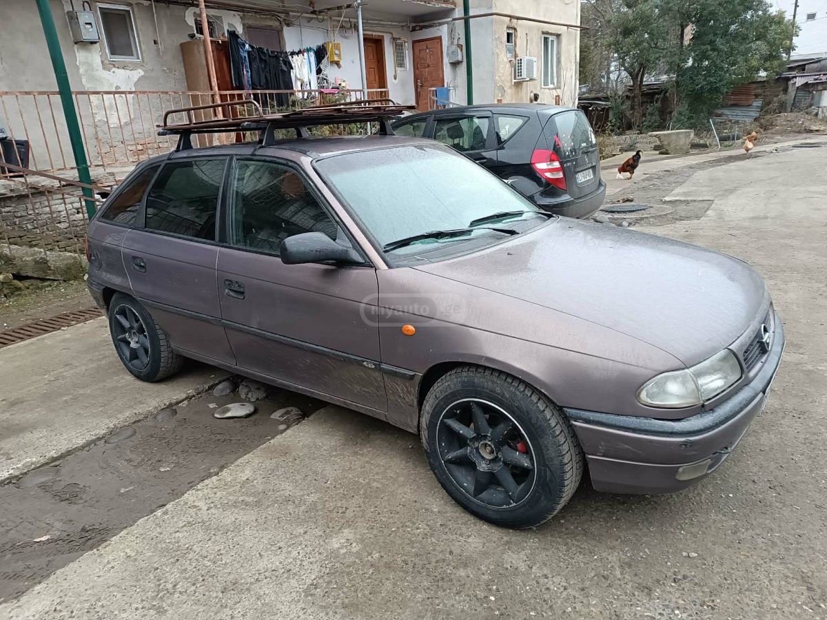 Opel Astra 1997 — photo 2