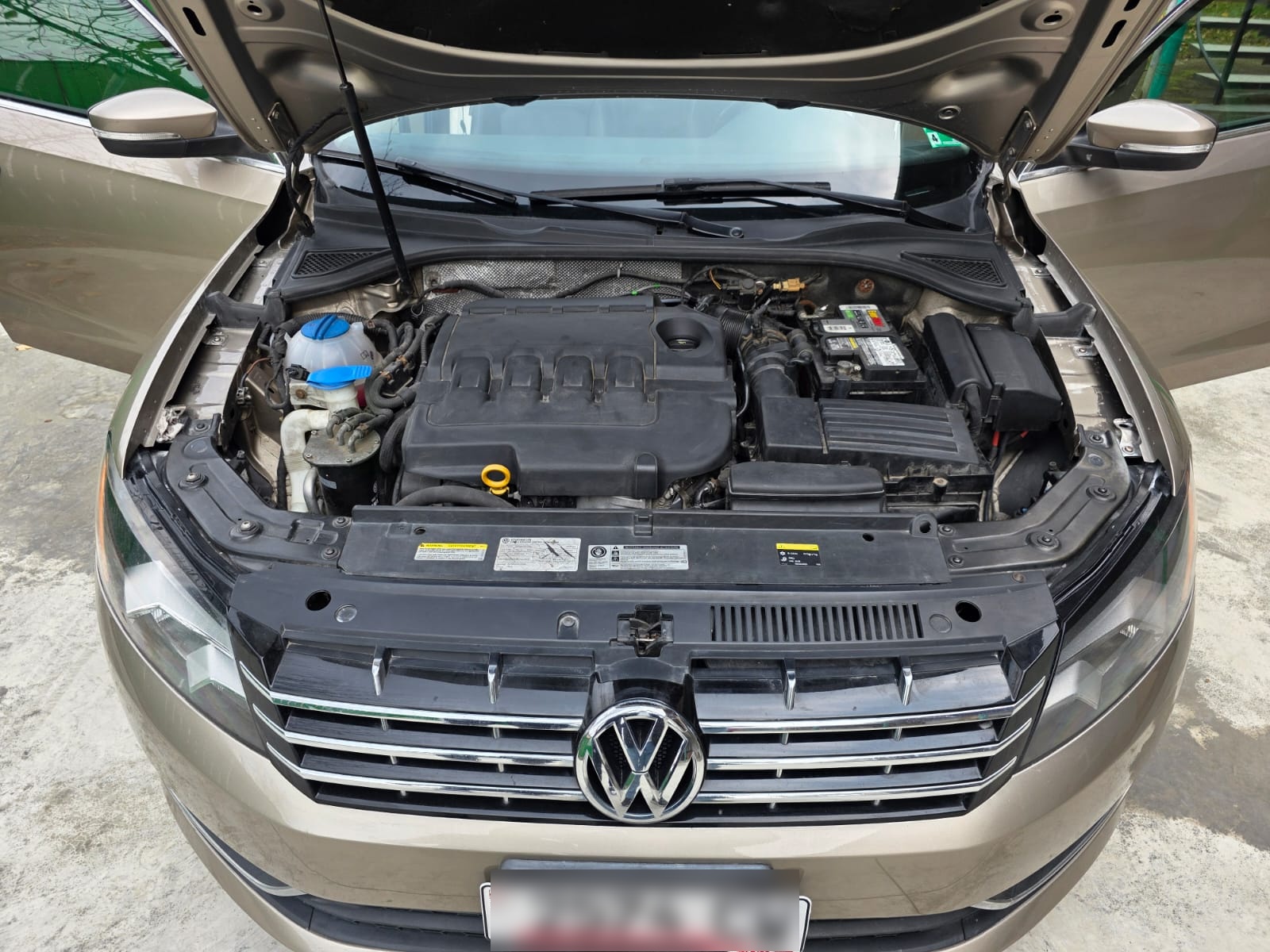 Volkswagen Passat 2014 — photo 2