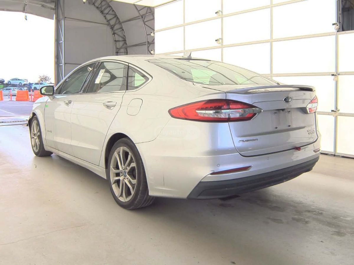 Ford Fusion 2019 — photo 2