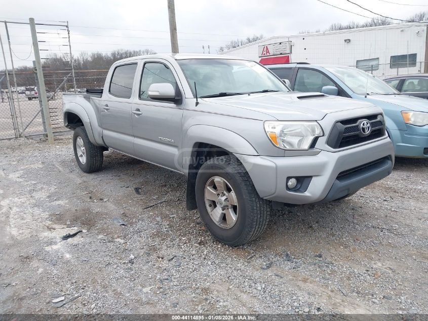 Toyota Tacoma 2015 — photo 2