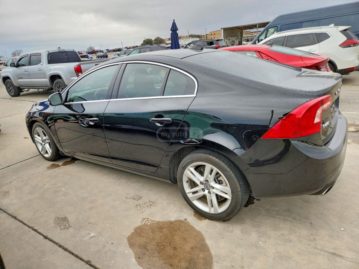 Volvo S 60 2015 — photo 2