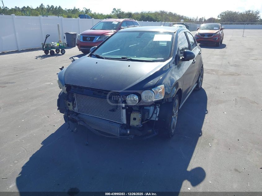 Chevrolet Sonic 2016 — photo 2