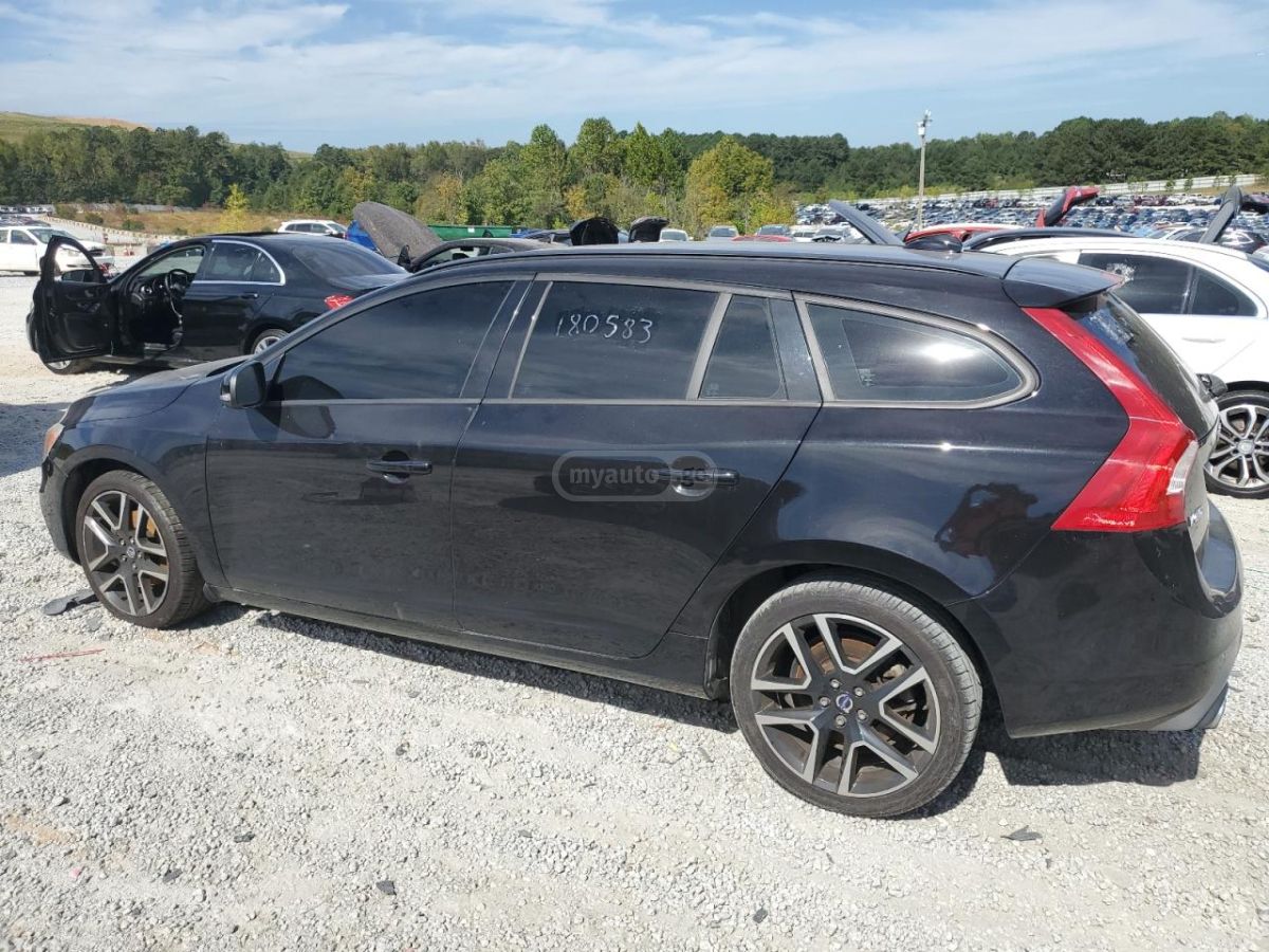Volvo V60 2018 — photo 2