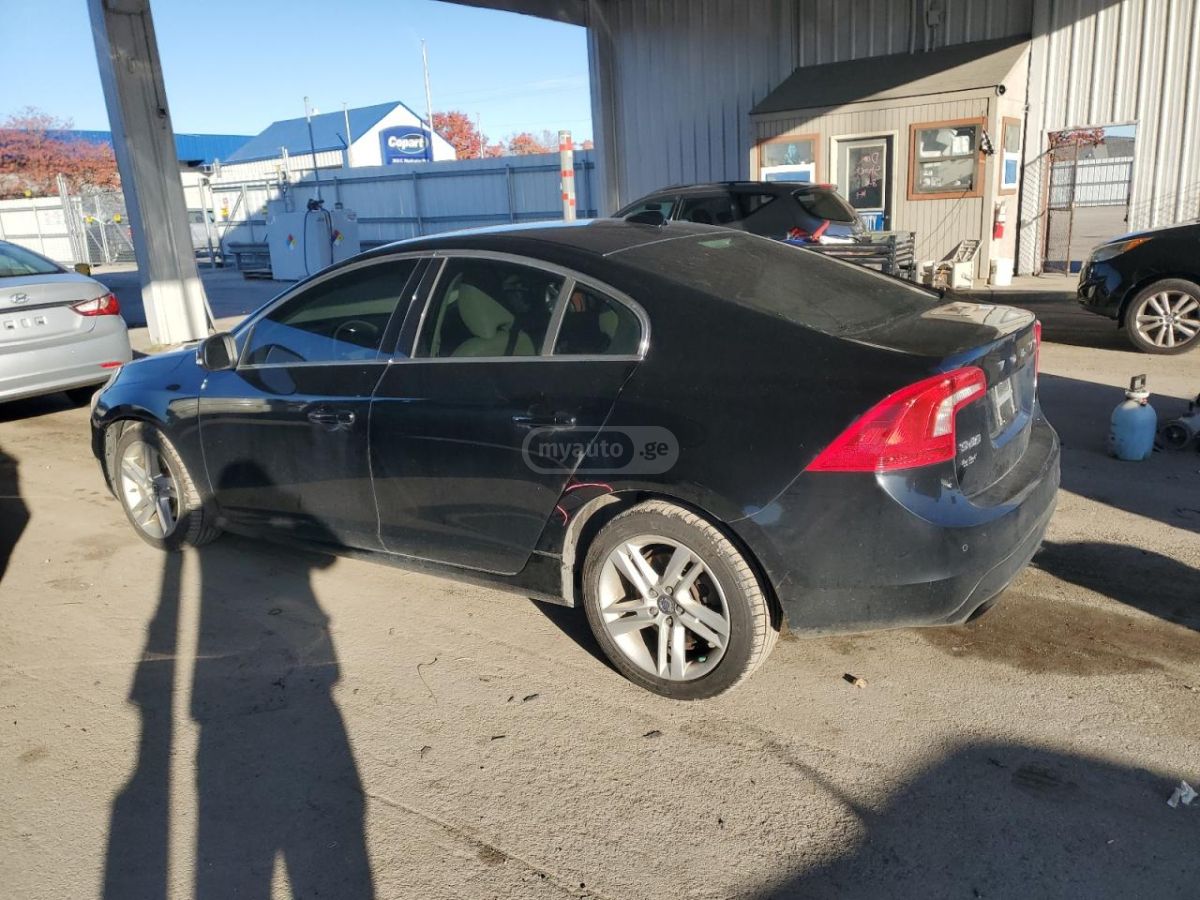 Volvo S60 2015 — photo 2